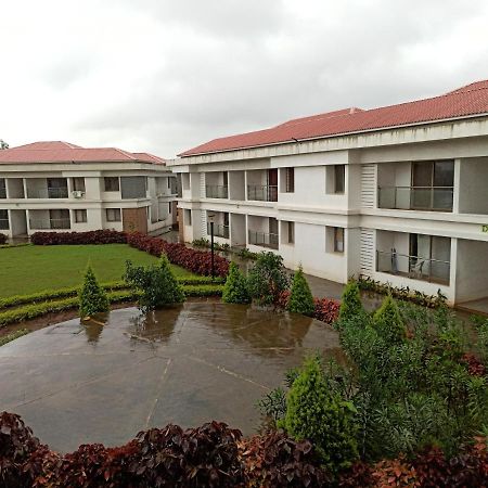 Parishreya Holiday Home Lonavala Eksteriør billede