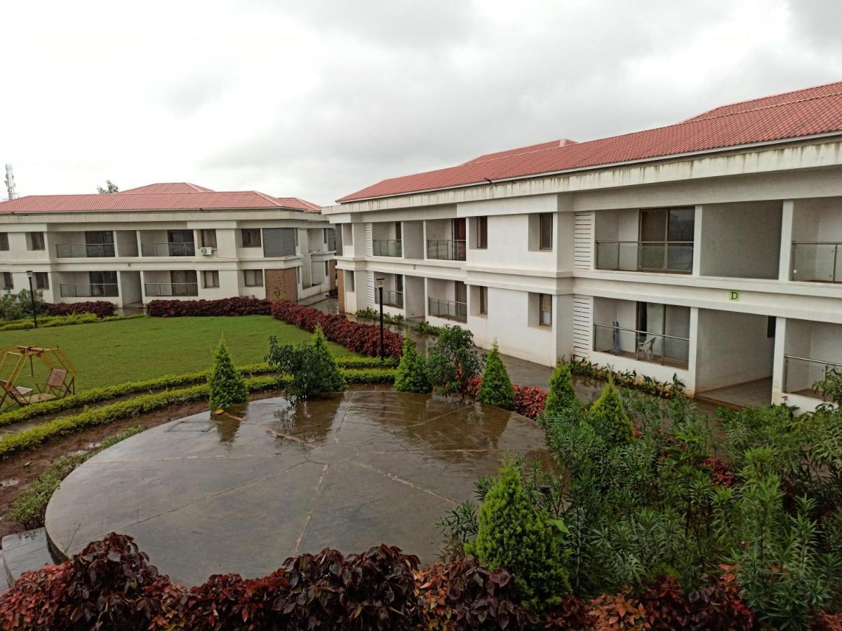Parishreya Holiday Home Lonavala Eksteriør billede