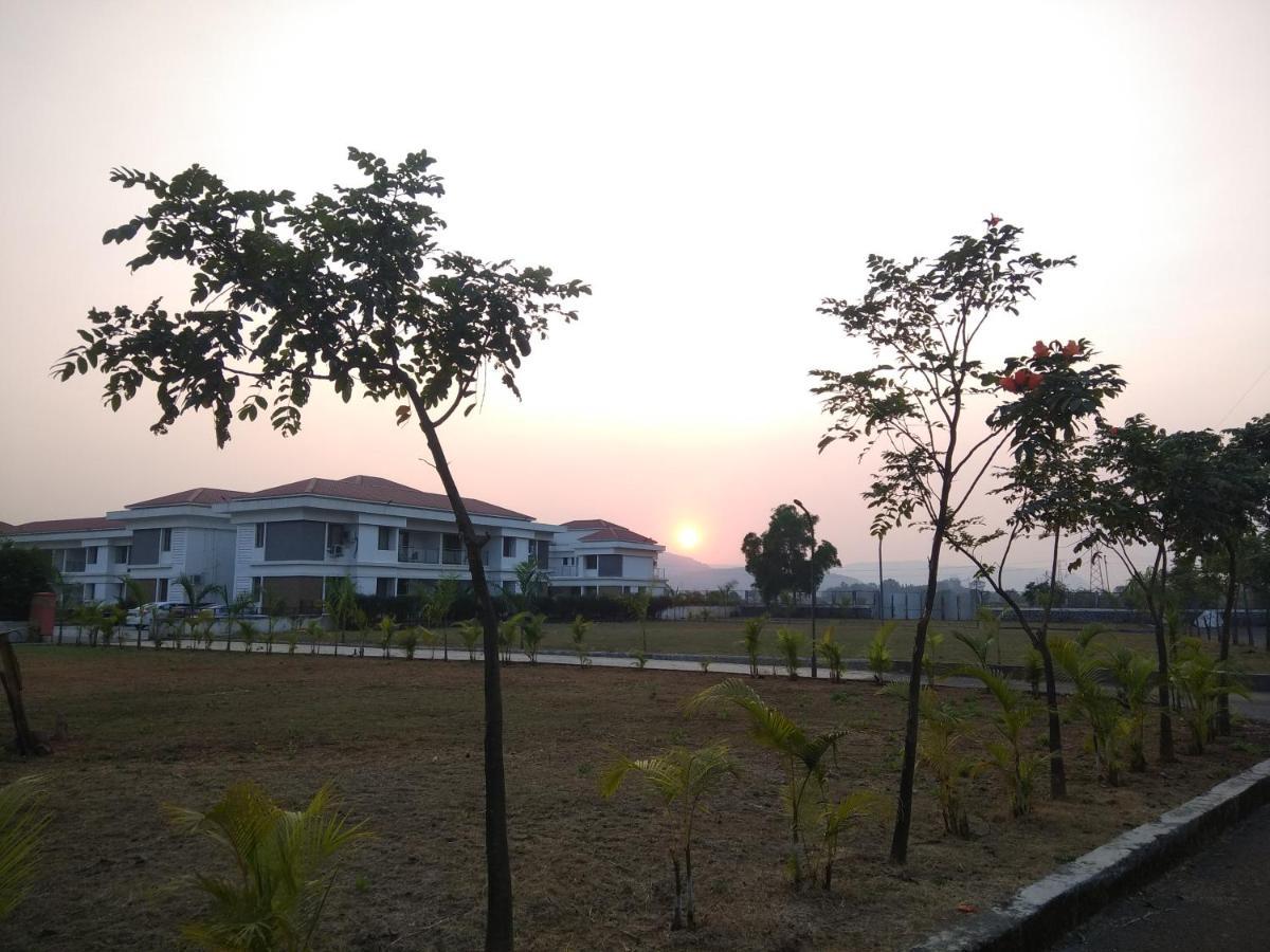 Parishreya Holiday Home Lonavala Eksteriør billede