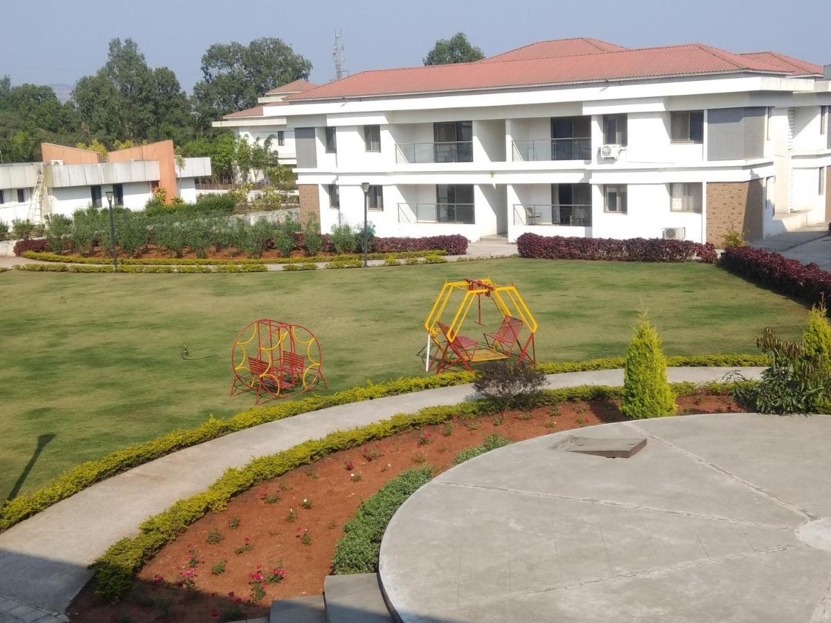 Parishreya Holiday Home Lonavala Eksteriør billede